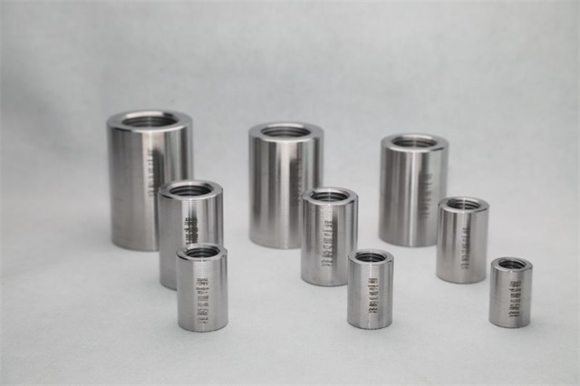 盐津直螺纹钢筋套筒大量批发